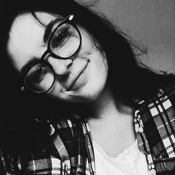 Meet your Posher, Sara - Picture 4 of 4